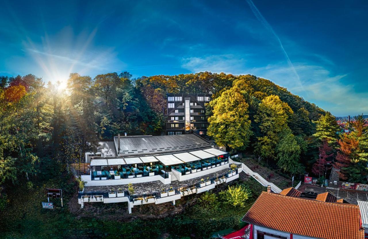 Hotel Ub Aqua Park Ub Bagian luar foto