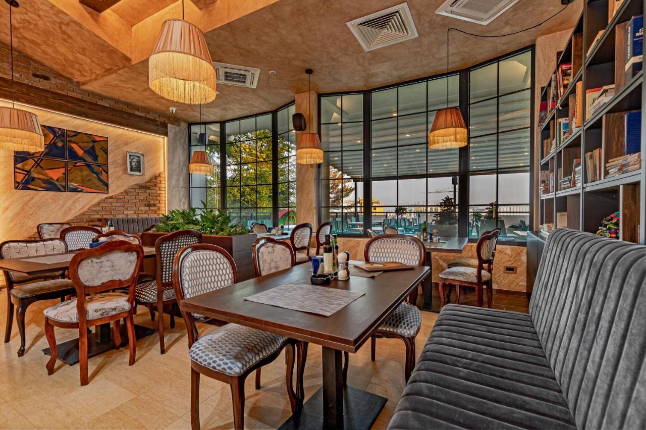 Hotel Ub Aqua Park Ub Bagian luar foto