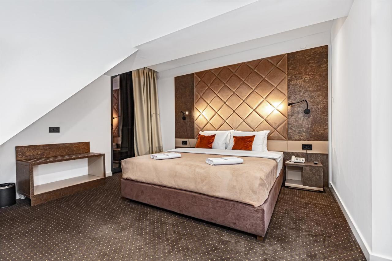 Hotel Ub Aqua Park Ub Bagian luar foto