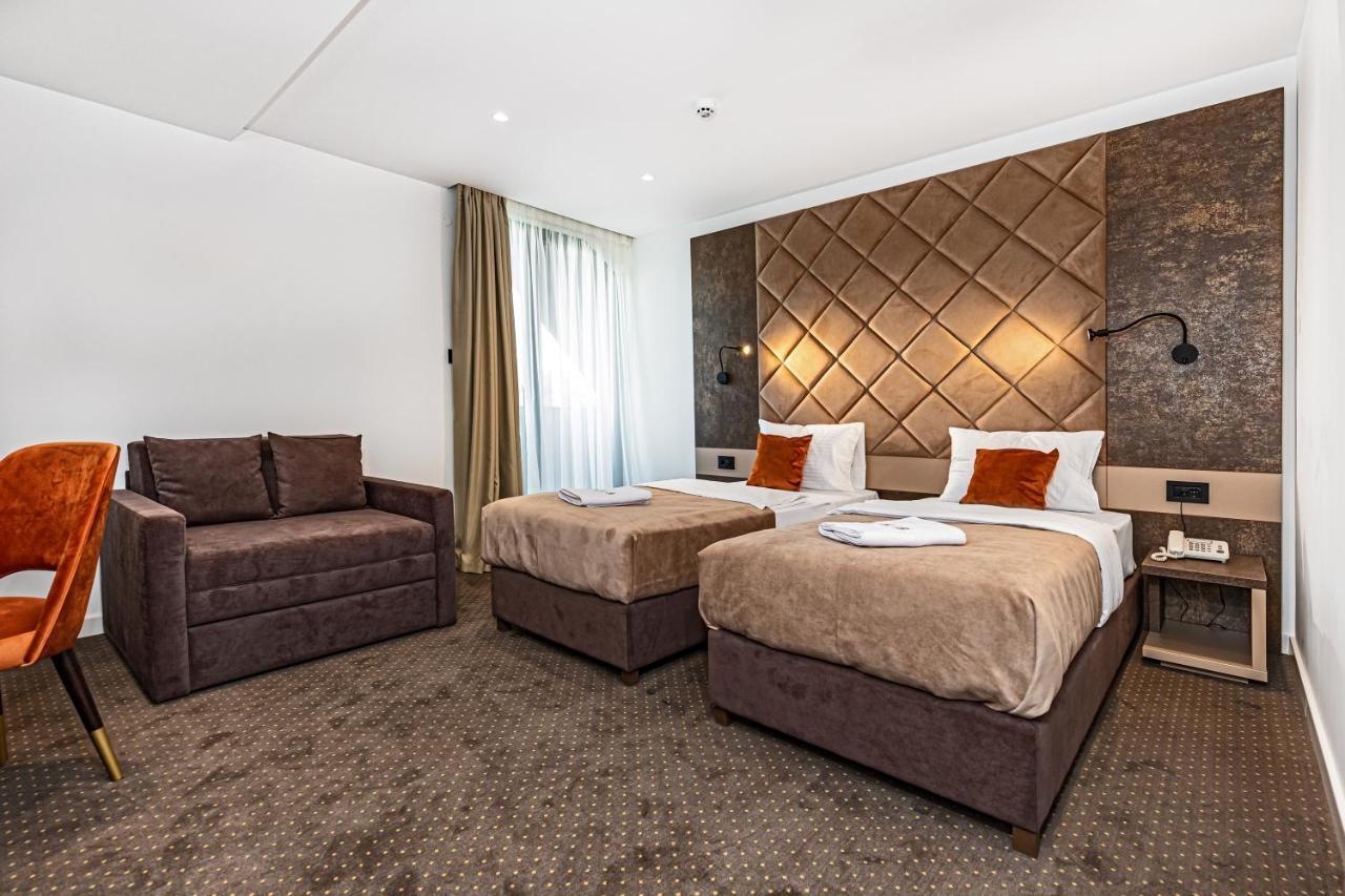 Hotel Ub Aqua Park Ub Bagian luar foto